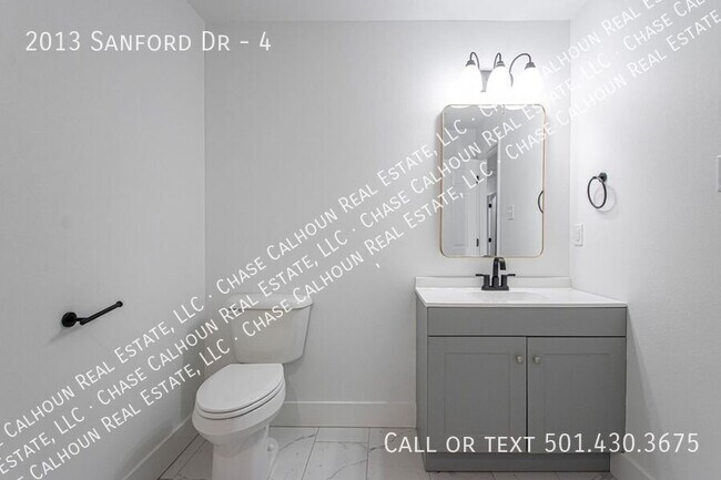 Building Photo - 2013 Sanford Dr