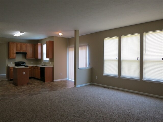 Building Photo - 6702 Meadow View Ct