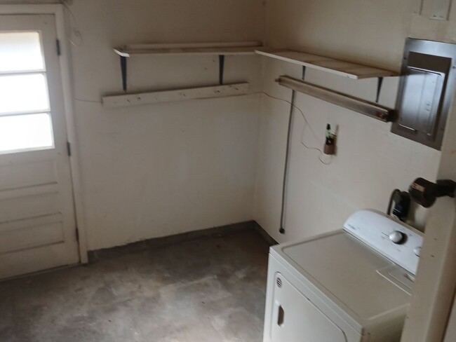 Building Photo - 3 Bedroom Rancher in Hampton