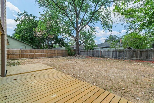 Building Photo - 10822 White Oak Bend Dr