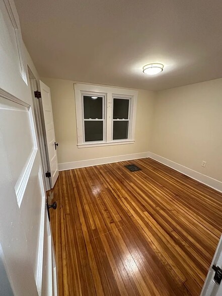 Building Photo - 452 Whittier Ave