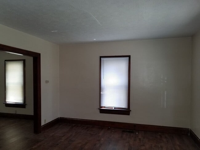 Building Photo - 211 Pleasant Ave