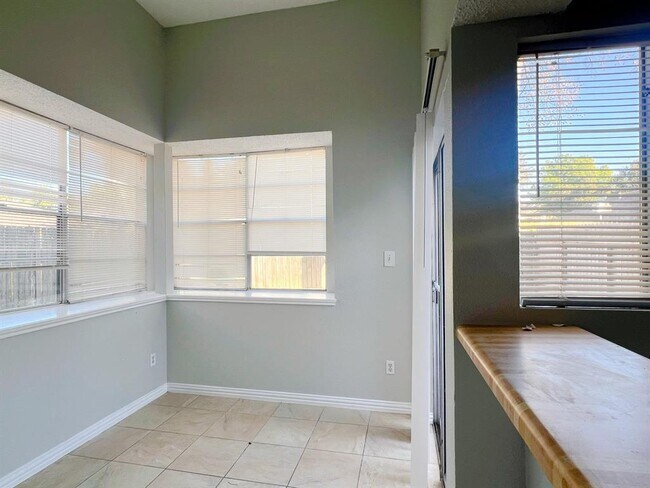 Building Photo - 18586 N Lyford Dr
