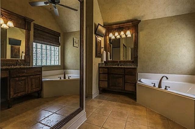 Building Photo - 5249 Cornerwood Dr