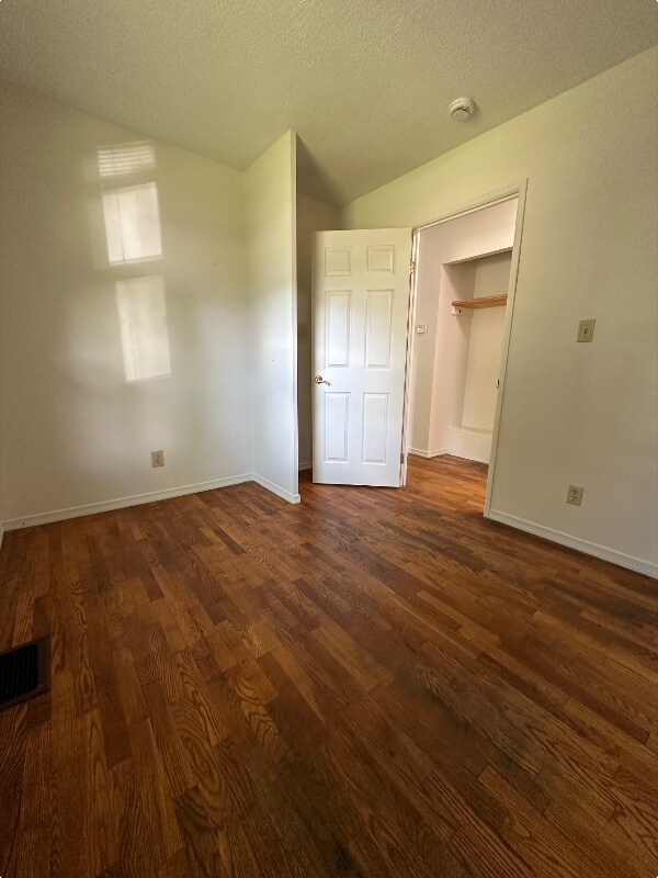 Building Photo - 3003 Cabot Dr