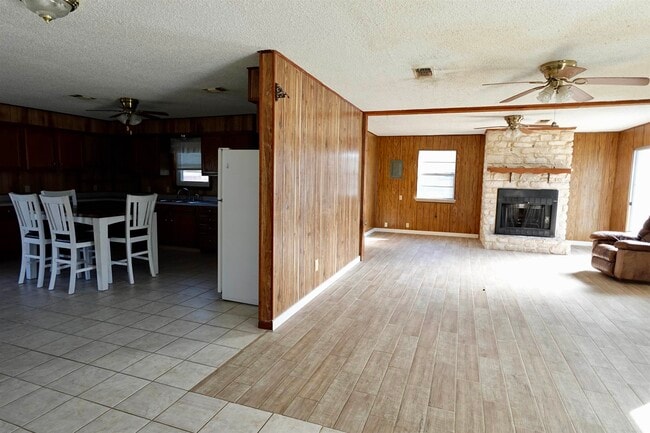 Building Photo - 801 Mildred Ave