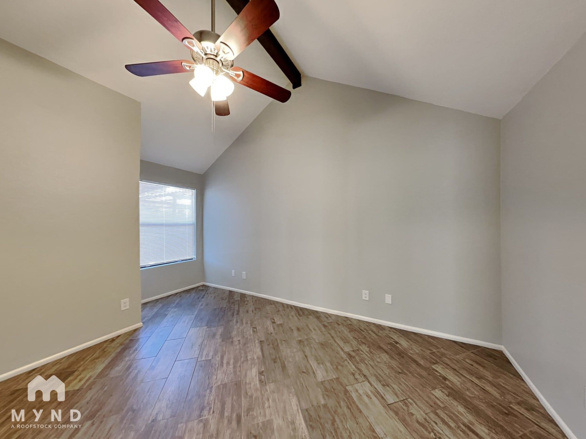 Building Photo - 2265 W Ross Ave