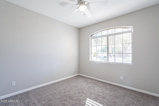 Building Photo - 12614 W Earll Dr