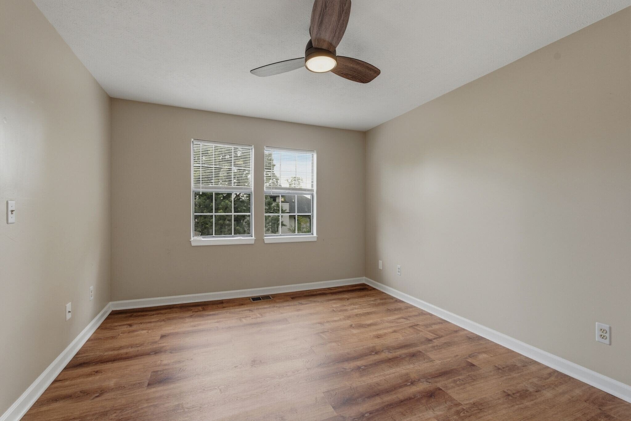 Building Photo - 515 Chesterfield Ave