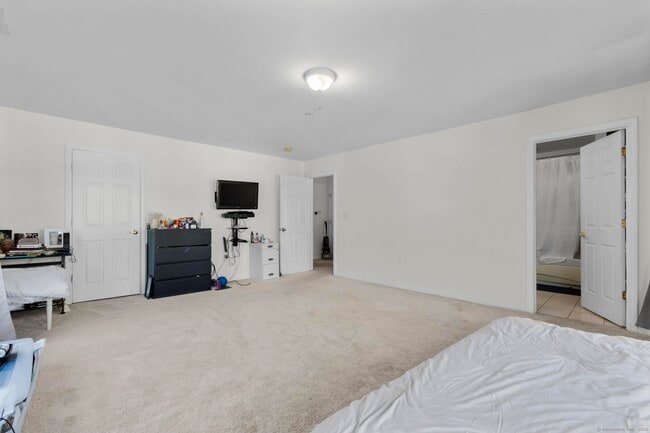 Building Photo - 39 Infield St