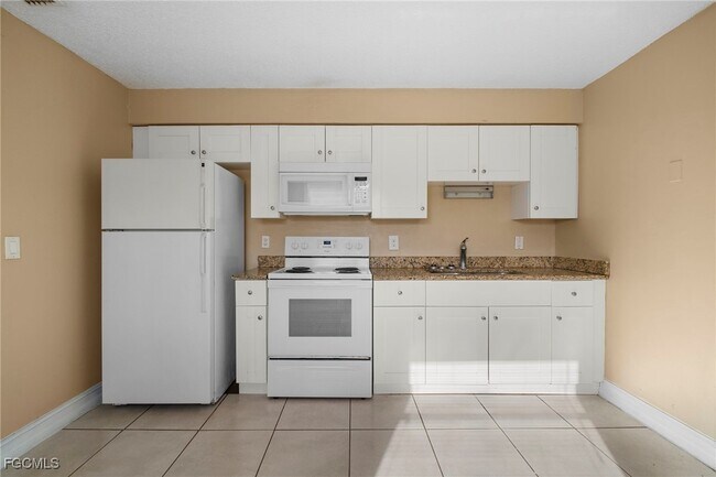 Building Photo - 5539 Tenth Ave