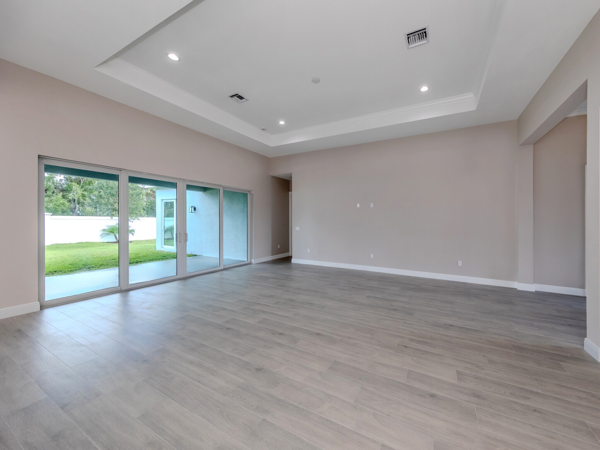 Building Photo - 1760 Lugano Cir