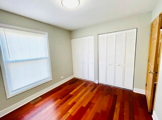 Building Photo - 600 Academy Ct