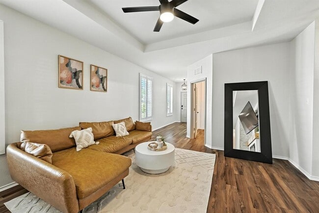 Building Photo - 126 Silktassel Way