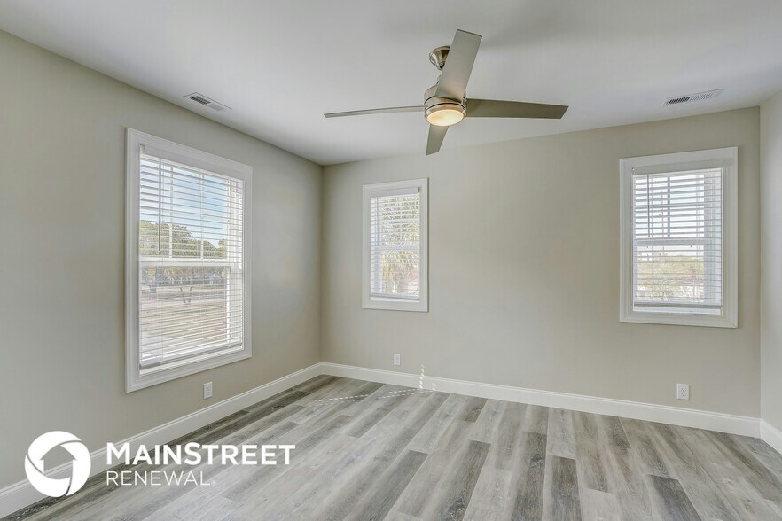 Building Photo - 3145 4th Ave S