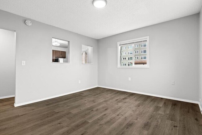 Building Photo - 612 S 18th St