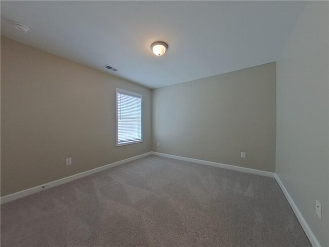 Building Photo - 128 E Rdg Wy