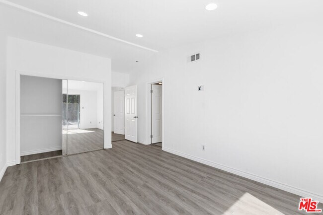 Building Photo - 20500 Archwood St