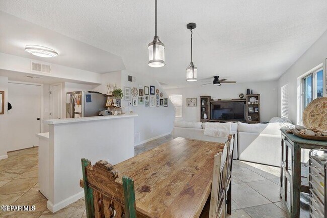 Building Photo - 11944 Mesquite Rock Dr