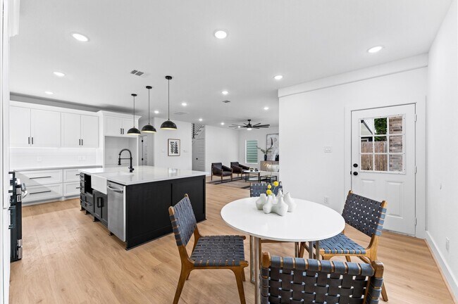 Building Photo - 514 Melbourne St