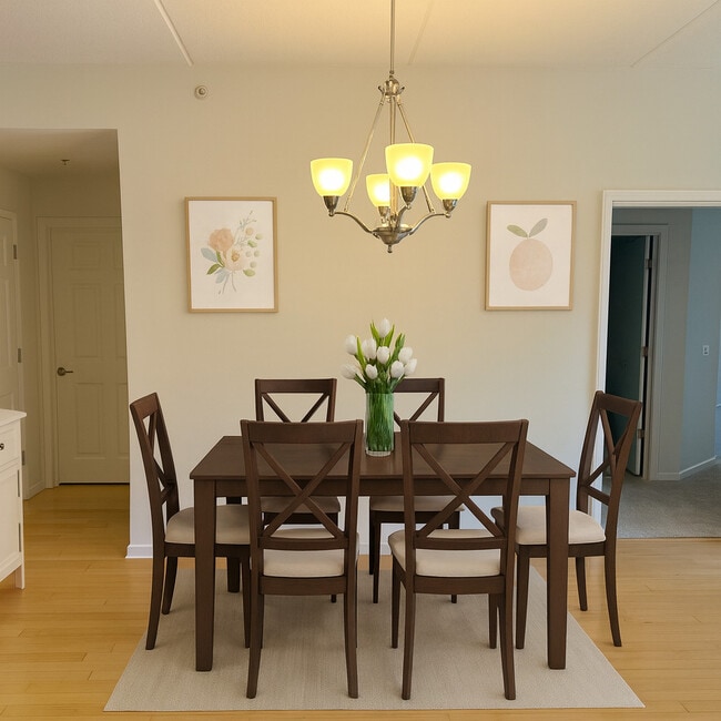 Building Photo - 455 W Wood St