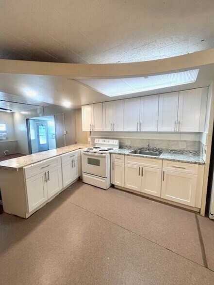 Building Photo - 137 Lantern Pl
