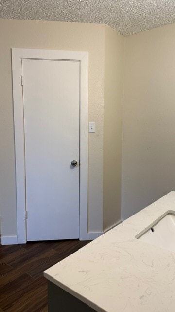 Building Photo - 451 Oakdale Dr