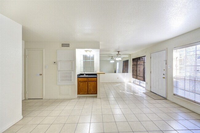 Building Photo - 6500 Sands Point Dr