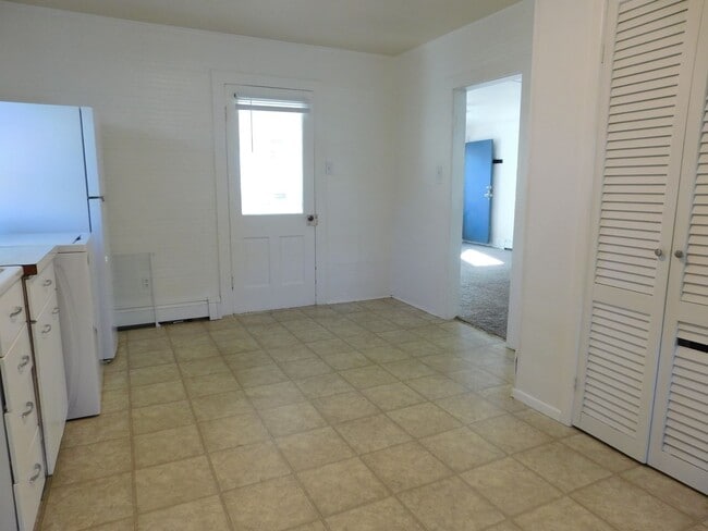 Building Photo - WALKING DISTANCE TO ST MARY'S