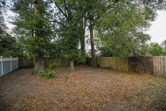 Building Photo - 6972 Weatherwood Dr