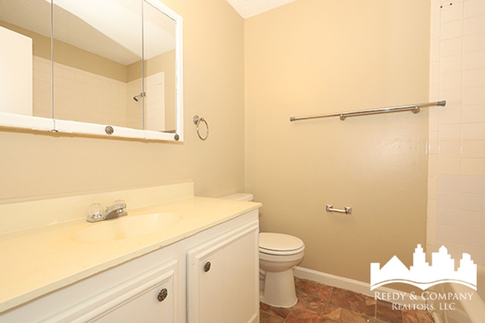 Building Photo - 6760 Racquet Club Dr