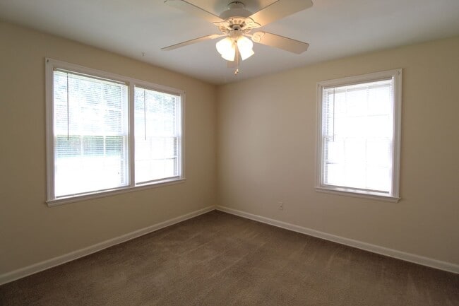 Building Photo - 1 Bedroom 1 Bath Duplex in Navy Hill Area ...