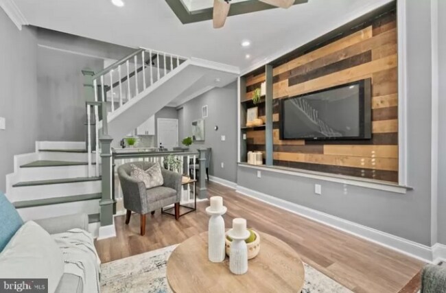Building Photo - 3248 Leverton Ave