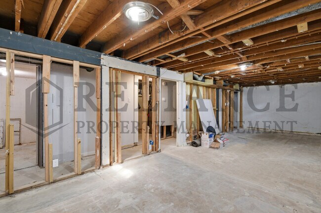 Building Photo - 6651 N Scottsville St