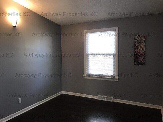 Building Photo - 13801 W 93rd St