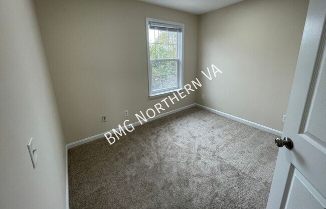 Building Photo - 22525 Maison Carree Square