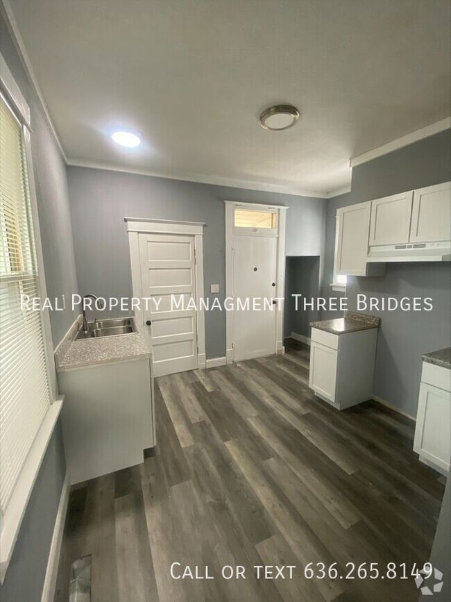 Building Photo - 3976 Burgen Ave