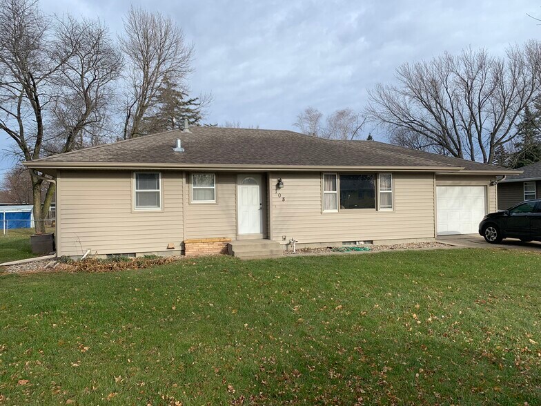 Building Photo - 108 Meadow Ln