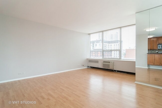 Building Photo - 70 W Burton Pl