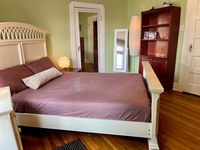 Furnished Bedroom 1 View 2 - 952 Tecumseh St