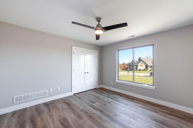 Building Photo - 1211 Shallow Ridge Cir