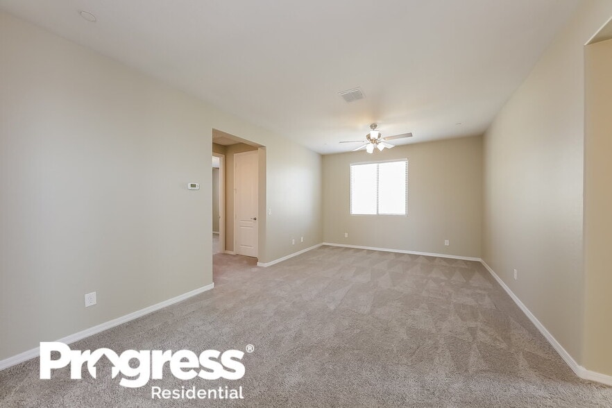 Building Photo - 10642 W Anna Ave