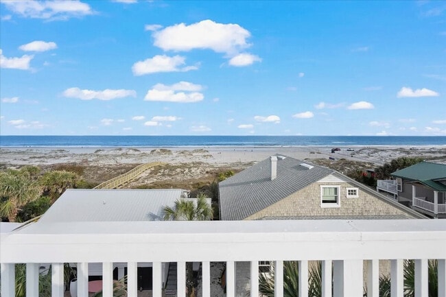 Building Photo - 3 1st St