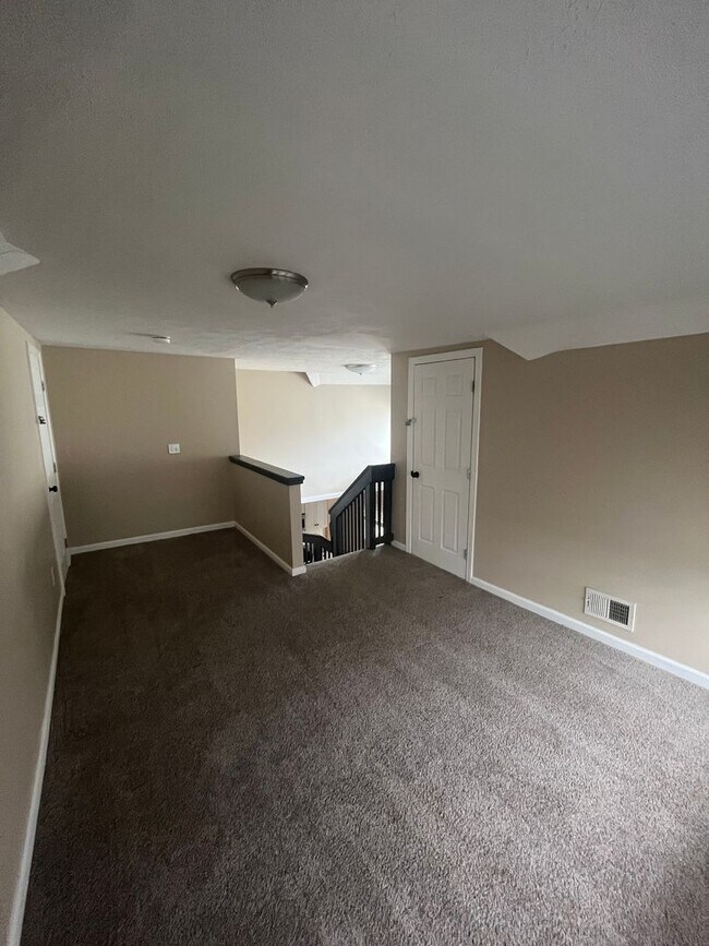 Building Photo - 1006 Lake Ave