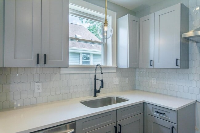Building Photo - 778 S 17th St