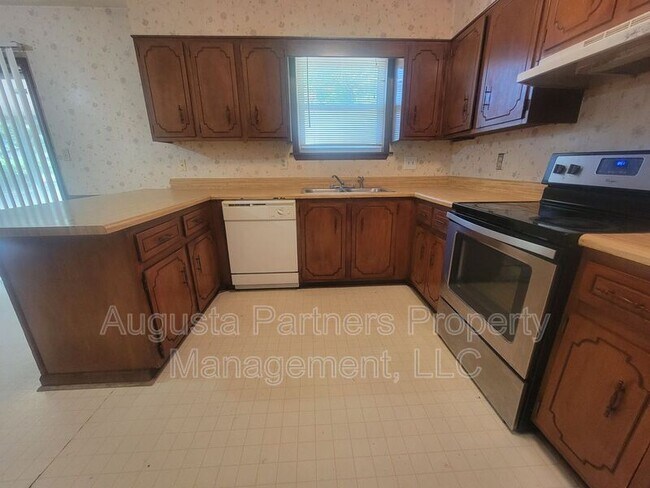 Building Photo - 2803 Ptarmigan Rd