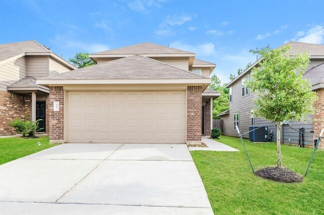 Primary Photo - 352 Upper Creek Dr