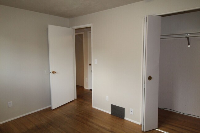 Building Photo - 9715 N Stevens St