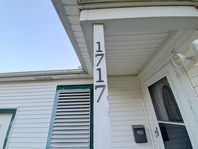 Building Photo - 1717 Hawthorne St