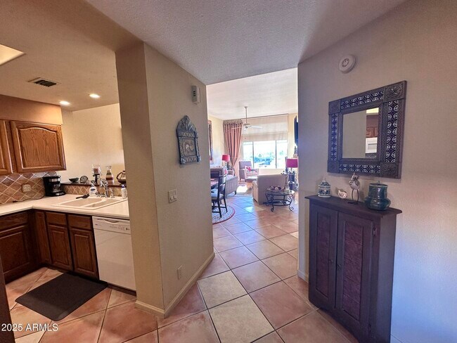 Building Photo - 16724 E Gunsight Dr